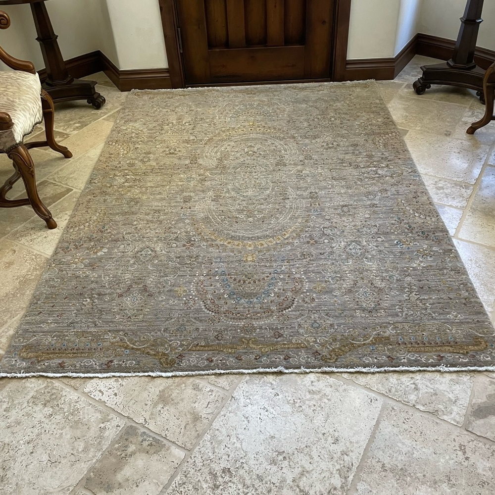 Hand-Knotted Wool Rug(5 x 7)